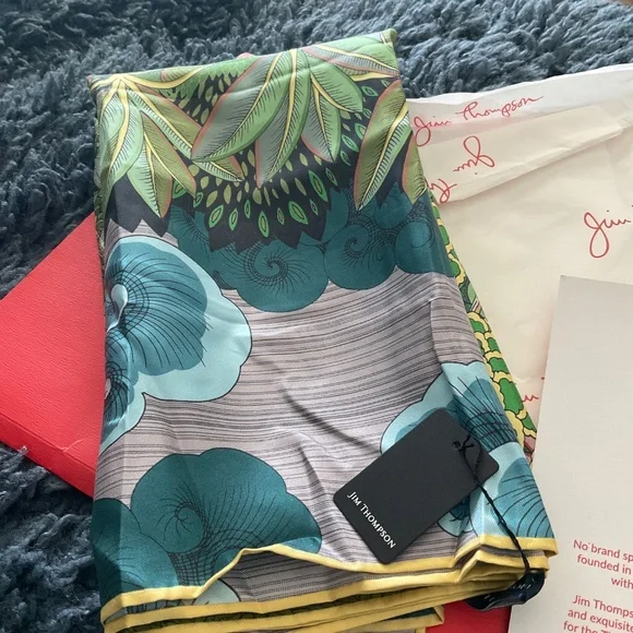 Jim Thompson Silk Square - Picture 2 of 5